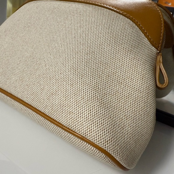 Paravel Toiletry Bag - Picture 5 of 17